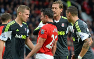 Van Persie & Shawcross va chạm không phải vì Ramsey