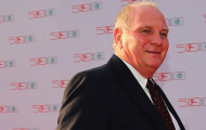 Uli Hoeness lo ngại sự cạnh tranh từ Dortmund