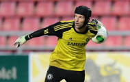 Real nhắm siêu thủ môn Chelsea thay 'thánh' Casillas