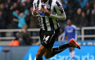 Chùm ảnh: Chelsea trượt ngã trên St James Park