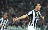 M.U cơ bắp hóa hàng thủ với Lichtsteiner