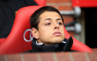 Carlos Vela xúi Chicharito rời Old Trafford