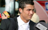 Hào phóng, Ronaldo tặng bạn nhà lầu, xe hơi