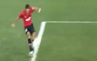 Video: Pha bỏ lỡ không tưởng của Chicharito trong trận đấu với Real Sociedad