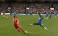 Video: Eto'o 'ăn cắp trứng gà' giúp Chelsea mở tỉ số trước Schalke