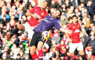 Arsenal: Tấn công hay rình mồi?