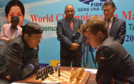 Carlsen hòa Anand ở ván đầu trận tranh ngôi vô địch thế giới