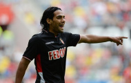 M.U, Chelsea, Real “xâu xé” Falcao