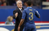 Deschamps bảo vệ Evra
