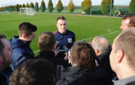 Phil Jones hi vọng tuyển Anh sẽ không gây thất vọng tại Brazil 2014