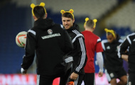 Ramsey và Bale có tai gấu ngộ nghĩnh trong buổi tập của tuyển xứ Wales