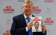 Sách Sir Alex sai chi chít, độc giả được hoàn lại tiền