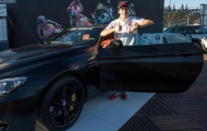 Đương kim vô địch MotoGP được tặng xe BMW độc nhất