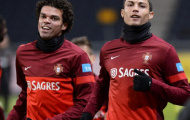 SỐC: fan Thụy Điển phá giấc ngủ của Cristiano Ronaldo và tuyển Bồ Đào Nha