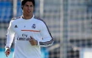 Chùm ảnh: Ronaldo rạng rỡ trong buổi tập cùng Real Madrid