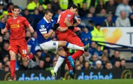 Suarez bị đối phương 'chém' rách đùi