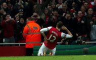 Arsenal tiếp tục bay cao: May mắn không tự nhiên đến
