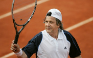 “Không có lí do gì để Federer phải giải nghệ”