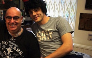 Wilshere nhờ fan Tottenham xăm hình