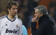 Azpilicueta chơi tốt, Chelsea vẫn ngắm Coentrao: Để làm gì, Mourinho?