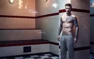 Phòng thay đồ của Manchester United: Beckham “tự sướng” với Blackmore, Savage làm tình với cây chổi