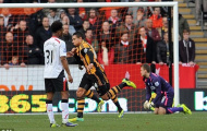 Thua thảm Hull City, Liverpool tiếp tục bị Arsenal bỏ xa