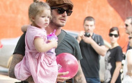 Con gái Becks mê đá bóng