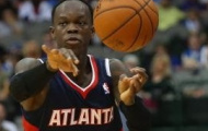 Video: Dennis Schröder túm 'cậu nhỏ' của DeMarcus