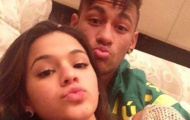 Neymar thuê máy bay cho bạn gái xem World Cup