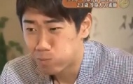 Video: Không được MU tin dùng, Kagawa lao đầu vào thú vui ăn uống