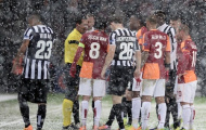 Juventus bị loại ở vòng bảng Champions League: Người tí hon ở châu Âu