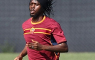 Video: Cựu pháo thủ Gervinho có pha bỏ lỡ siêu 'chân gỗ'