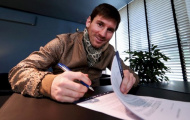 Messi đồng ý ký với Barca hợp đồng mới