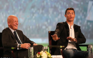 Ronaldo nhận giải thưởng Cầu thủ hay nhất năm 2013