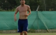 Video: Messi cời áo tập luyện hăng say sau chấn thương