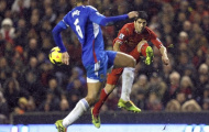 Cân bằng kỉ lục của Cole, Suarez đi vào lịch sử Premier League