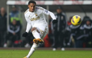 Sao Swansea tự tin hành quân đến Old Trafford
