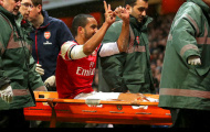 Wenger bảo vệ hành động trêu ngươi của Walcott