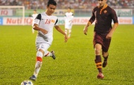 Cầu thủ U19 Việt Nam đuối sức nằm gục trên sân