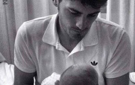 Thủ thành Casillas lần đầu khoe ảnh quý tử