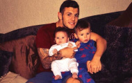 Wilshere khoe ảnh con gái dễ thương