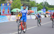 Giải xe đạp nam toàn quốc Cúp Truyền hình Bến Tre 2014 (Chặng 3): Lê Văn Duẩn dũng mãnh về nhất