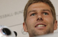 Hitzlsperger bị Alex “đá đểu” sau khi thừa nhận mình là gay