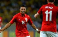 Giáo sư Wenger so sánh sao trẻ Chamberlain với Gerrard