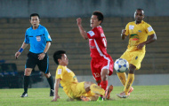 Trọng tài nương tay với bạo lực