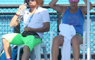 Chùm ảnh: Bồ già phong cách xem Azarenka tập luyện