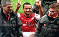 Arsenal kinh doanh ám hiệu của Walcott
