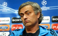 Quá yêu Chelsea, Mou dọa chuyển sang… Man Utd