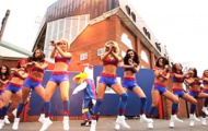 Video: Xem dàn hoạt náo viên bốc lửa Crystal Palace nhảy Gangnam style