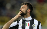 Vucinic vẫn đang đợi tin từ Arsenal